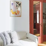 1930s Art Deco Old Town Quiet Balcony ブカレスト