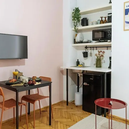Apartment 1930s Art Deco Old Town Quiet Balcony