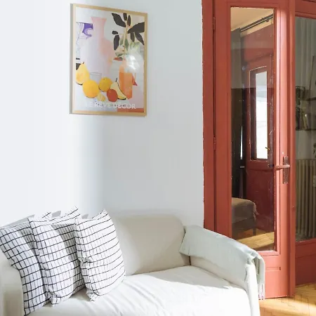 1930s Art Deco Old Town Quiet Balcony בוקרשט